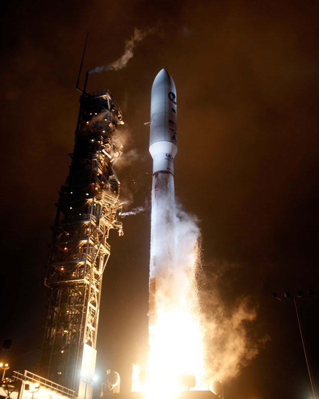  - spy-satellite-launch-photos-1-100921-02