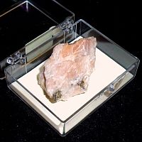 Calcite_Pink_MPB010.JPG