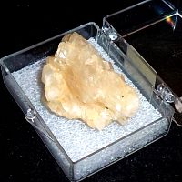 Calcite_Yellow_MPB002.JPG