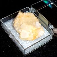 Calcite_Yellow_MPB003.JPG