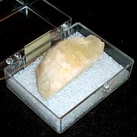 Calcite_Yellow_MPB004.JPG