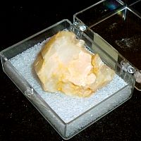 Calcite_Yellow_MPB007.JPG